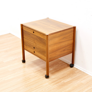 DANISH MODERN LIVING ROOM END TABLE IN WALNUT