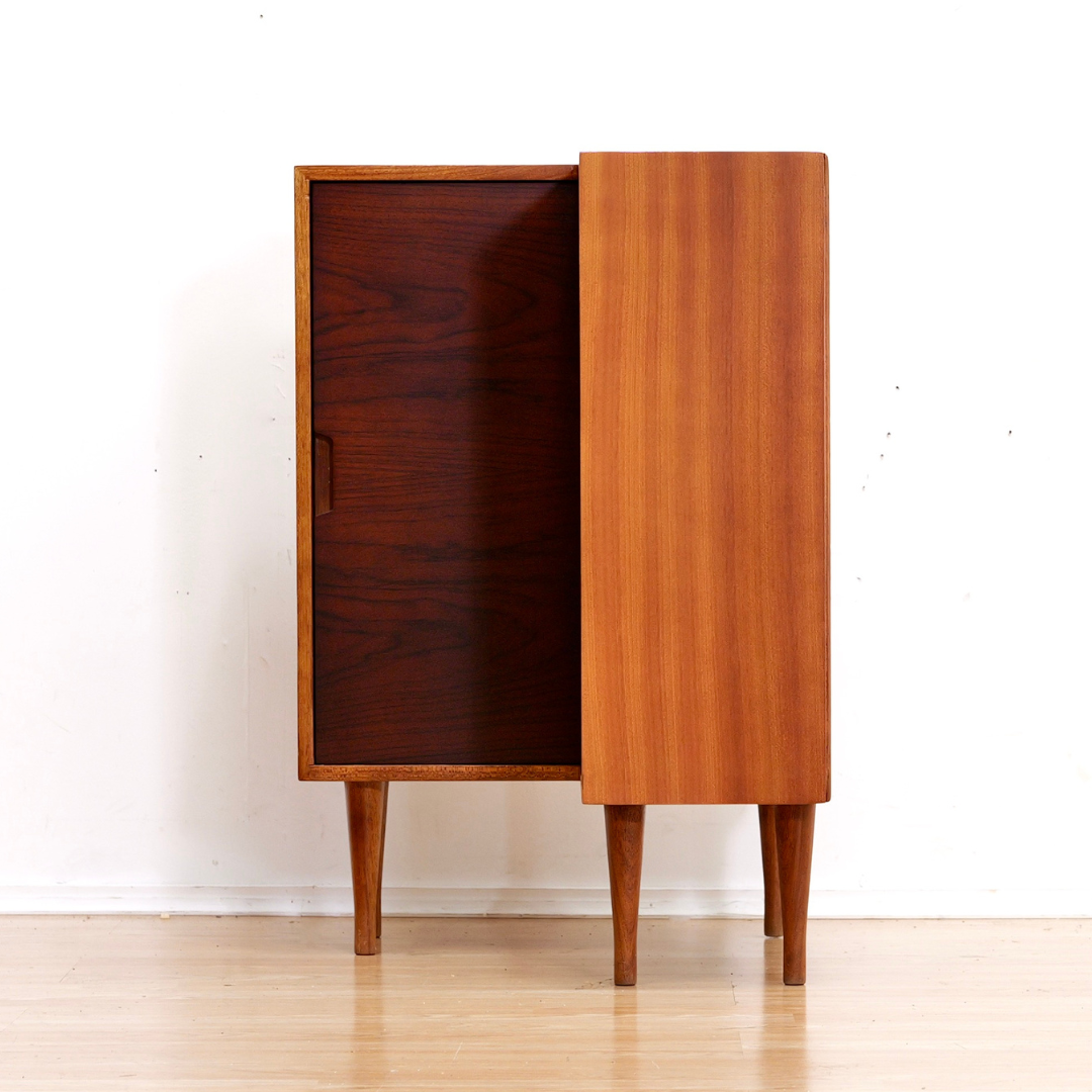 MID CENTURY MAHOGANY & ROSEWOOD CORNER UNIT BY MORRIS OF GLASGOW