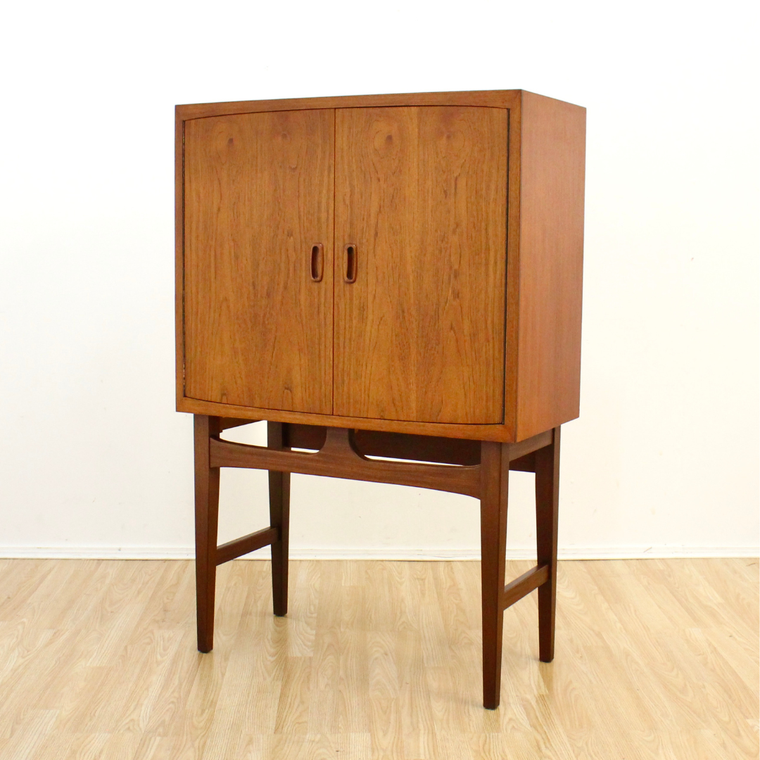 MID CENTURY NORWEGIAN TEAK BAR CABINET BY TORBJØRN AFDAL