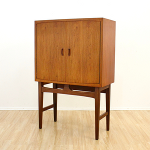 MID CENTURY NORWEGIAN TEAK BAR CABINET BY TORBJØRN AFDAL