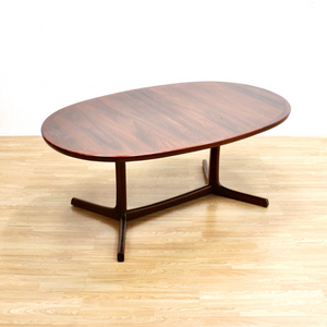 MID CENTURY EXTENDING ROSEWOOD DANISH DINING TABLE BY GUDME MOBELFABRIK FOUR TO TWELVE SEATER