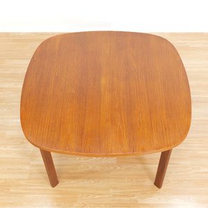 MID CENTURY EXTENDING TEAK DINING TABLE BY G PLAN