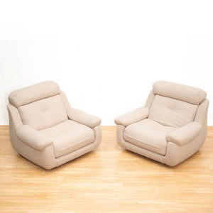 PAIR OF 1970S POST MODERN LOUNGE CHAIRS IN BOUCLE BY ENGLANDER
