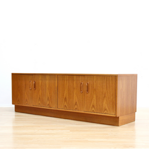 MID CENTURY LOW TEAK CREDENZA BY G PLAN