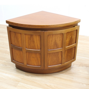 PAIR OF TEAK CORNER CABINETS NIGHTSTAND SIDE TABLES BY NATHAN FURNITURE