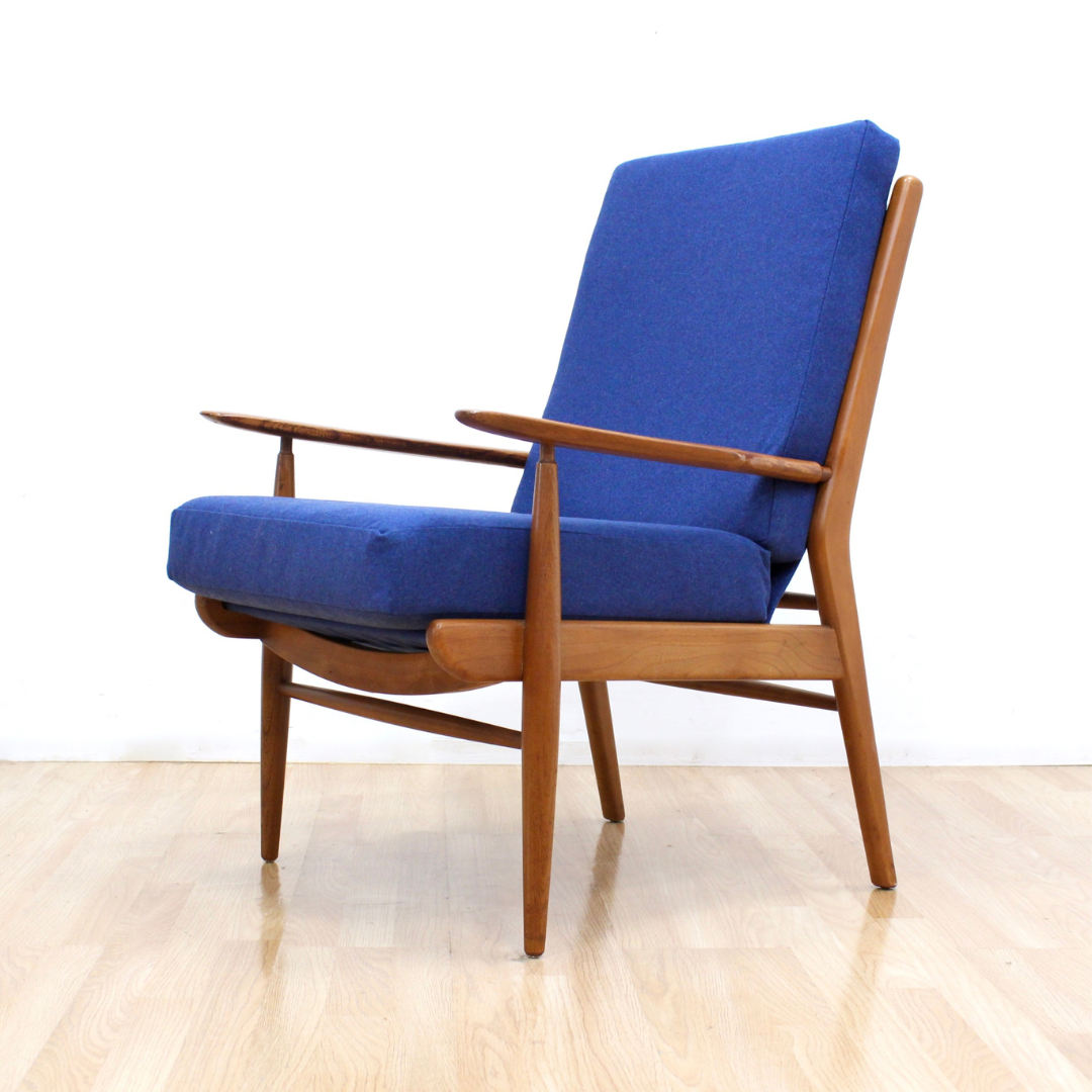 MID CENTURY LOUNGE CHAIR BY SCANDART OF HIGH WYCOMBE