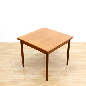 MID CENTURY DANISH EXTENDING DINING TABLE BY AM MOBLER