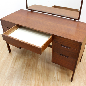 MID CENTURY VANITY BY ROBERT HERITAGE FOR ARCHIE SHINE