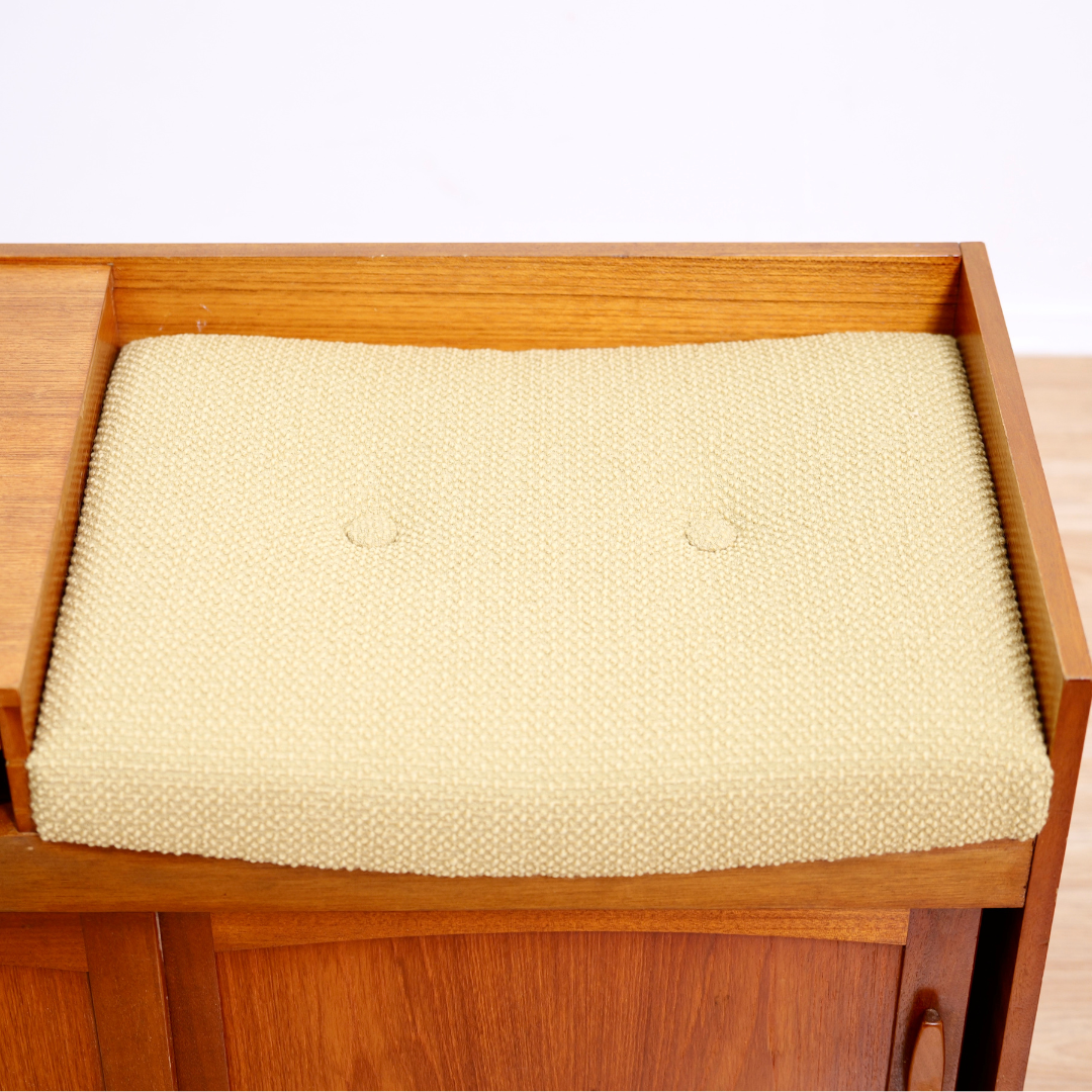 MID CENTURY ENTRYWAY BENCH IN TEAK BY CHIPPY HEATH