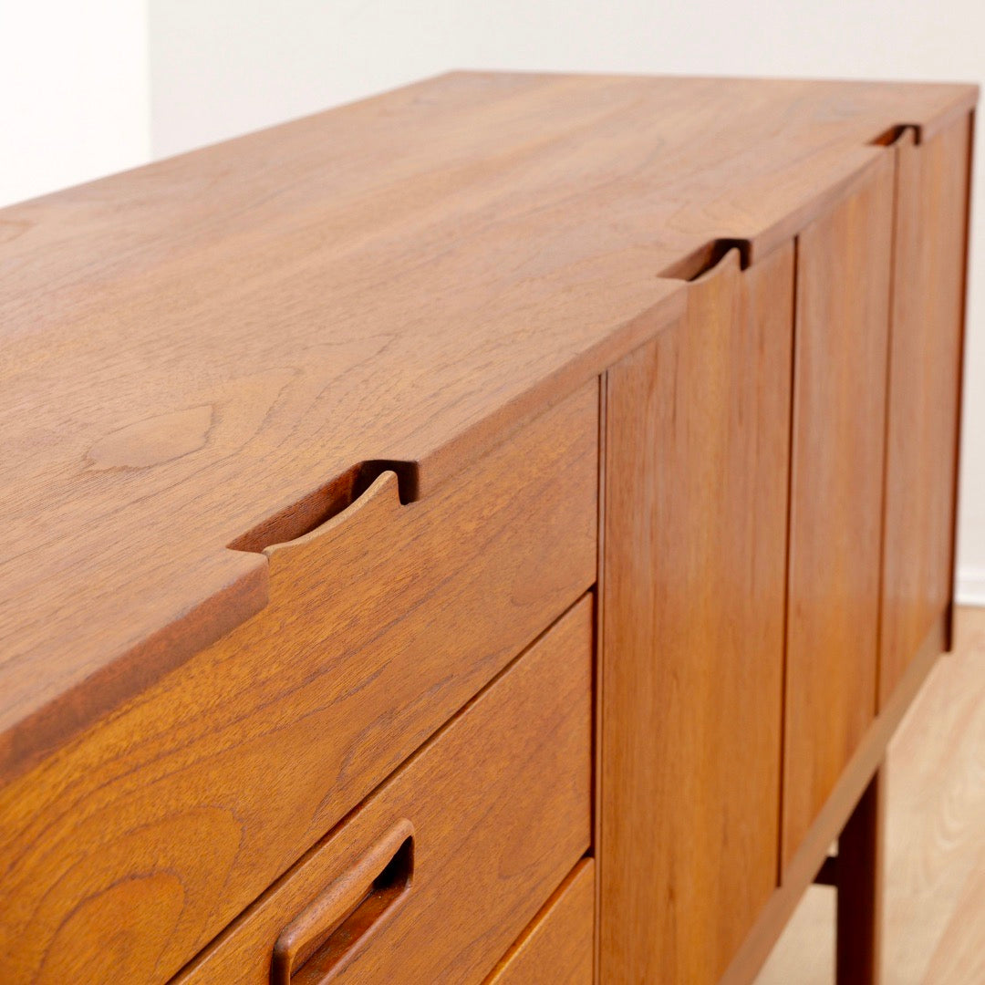 LONG MID CENTURY TEAK CREDENZA BY NATHAN FURNITURE