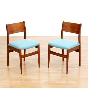 MID CENTURY DROP LEAF DINING TABLE AND FOUR CHAIRS