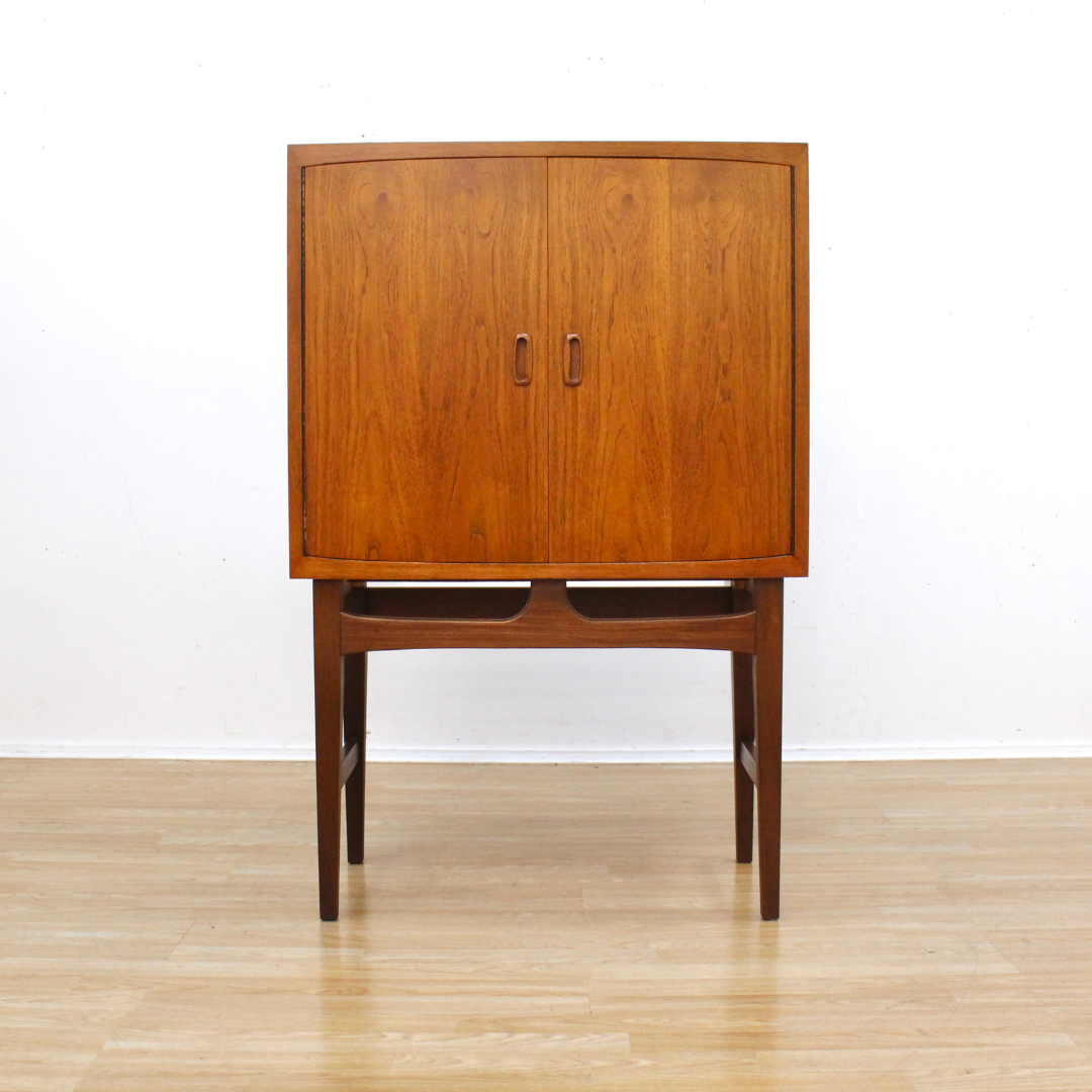 MID CENTURY NORWEGIAN TEAK BAR CABINET BY TORBJØRN AFDAL