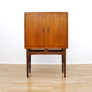 MID CENTURY NORWEGIAN TEAK BAR CABINET BY TORBJØRN AFDAL