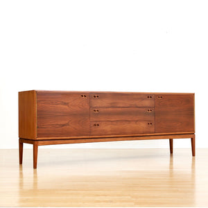 MID CENTURY ROSEWOOD CREDENZA BY ROBERT HERITAGE FOR ARCHIE SHINE