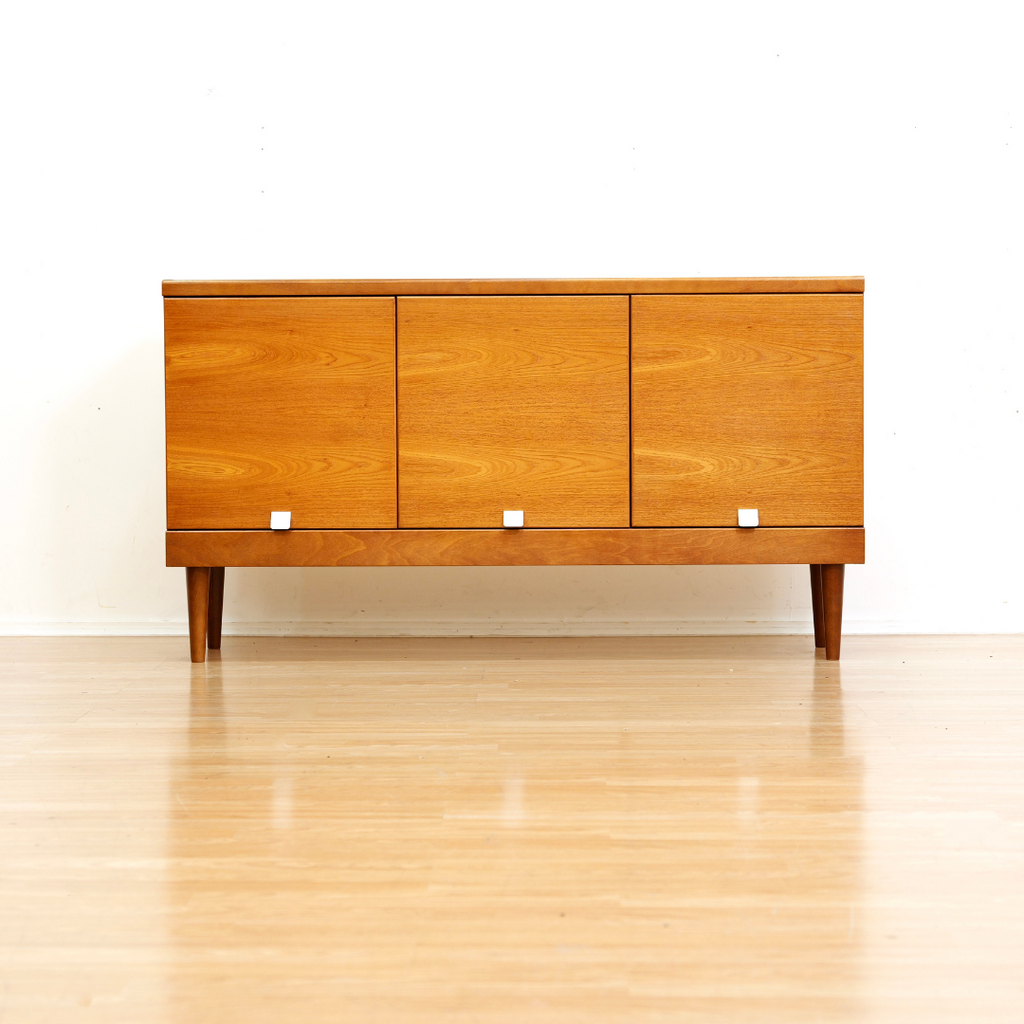 LOW MID CENTURY CONSOLE CREDENZA BY WHITE & NEWTON