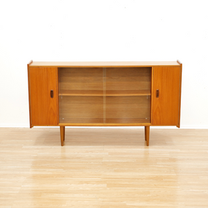 SLIM MID CENTURY TEAK CHINA DISPLAY CABINET SIDEBOARD