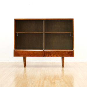 SMALL MID CENTURY OAK CHINA DISPLAY CABINET