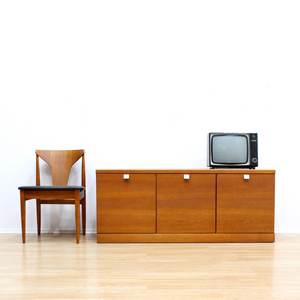 MID CENTURY LOW TEAK CREDENZA BY WHITE & NEWTON