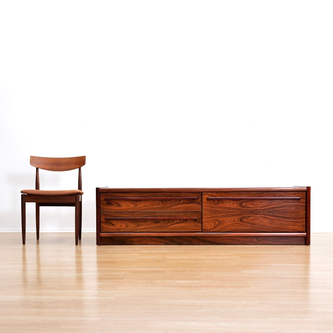 LOW 1970S DANISH MODERN ROSEWOOD CREDENZA BY FAARUP MOBELFABRIK