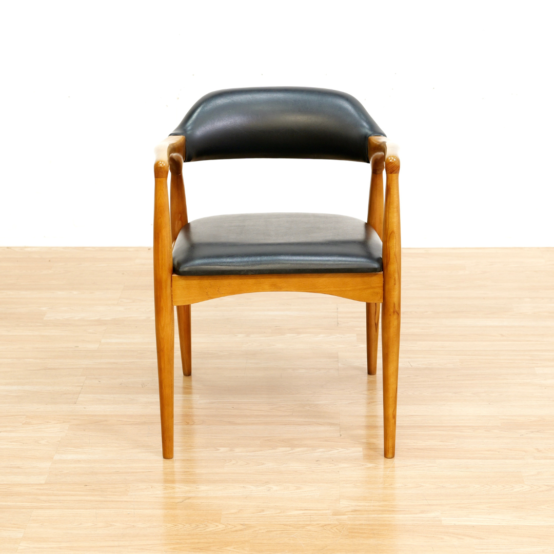 MID CENTURY ENGLISH DESK CHAIR IN OAK