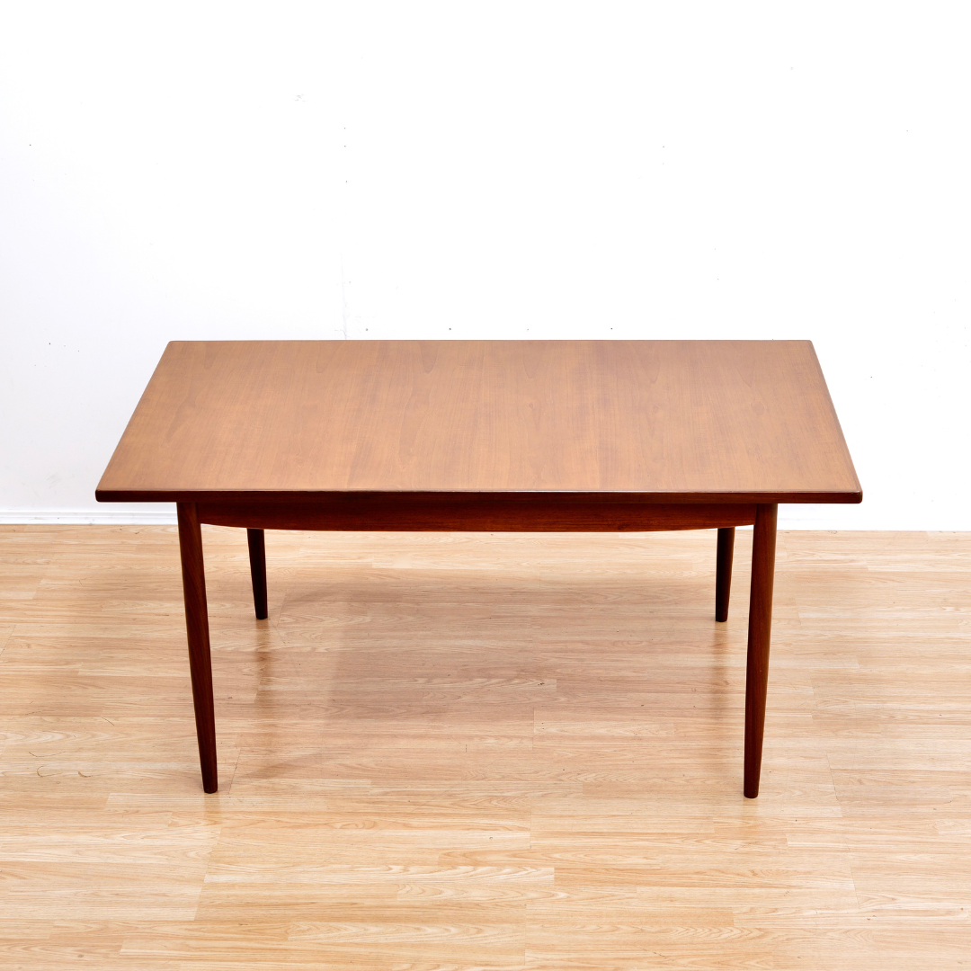 MID CENTURY EXTENDING DINING TABLE BY KOFOD LARSEN