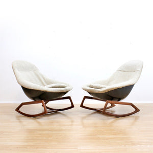 PAIR OF 1960S GEMINI ROCKING POD CHAIRS BY WALTER S. CHENERY FOR LURASHELL