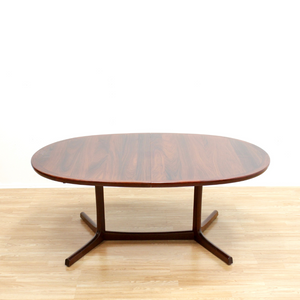 MID CENTURY EXTENDING ROSEWOOD DANISH DINING TABLE BY GUDME MOBELFABRIK FOUR TO TWELVE SEATER