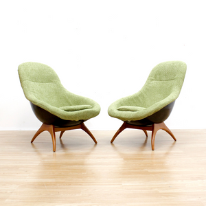 PAIR OF 1960S SPACE AGE BOUCLE LOUNGE CHAIRS BY WALTER S. CHENERY FOR LURASHELL