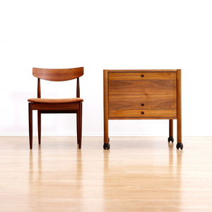 DANISH MODERN LIVING ROOM END TABLE IN WALNUT