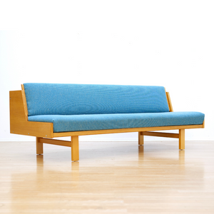 DANISH MODERN 'GE-248' DAYBED BY HANS J. WEGNER FOR GETAMA