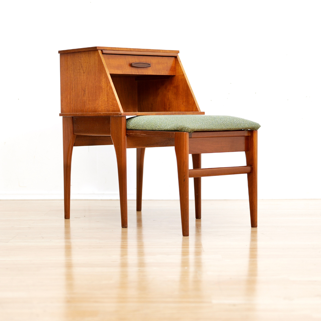 MID CENTURY ENTRYWAY SIDE TABLE BY CHIPPY HEATH