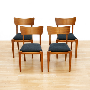 MID CENTURY EXTENDING DINING TABLE AND FOUR CHAIRS BY E GOMME