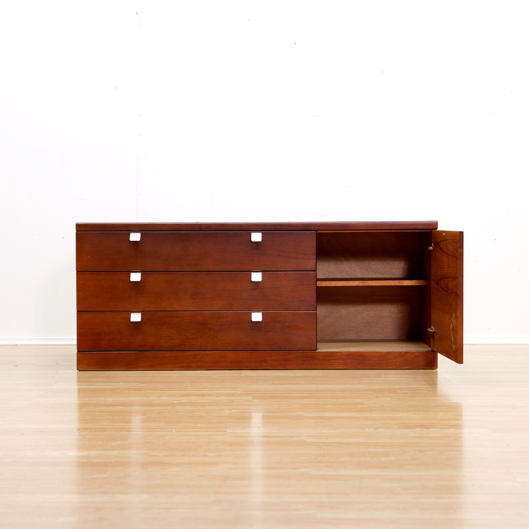 LOW MID CENTURY CONSOLE CREDENZA BY WHITE & NEWTON
