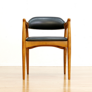 MID CENTURY ENGLISH DESK CHAIR IN OAK