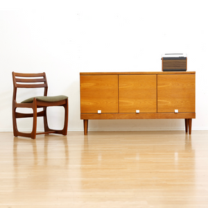 LOW MID CENTURY CONSOLE CREDENZA BY WHITE & NEWTON