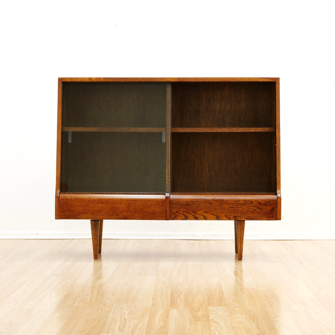 SMALL MID CENTURY OAK CHINA DISPLAY CABINET
