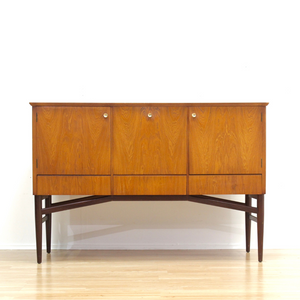 MID CENTURY TEAK CREDENZA BY MEREDEW FURNITURE