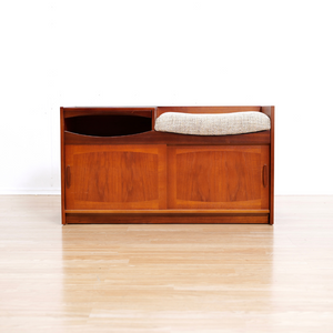 MID CENTURY ENTRYWAY BENCH IN TEAK BY CHIPPY HEATH