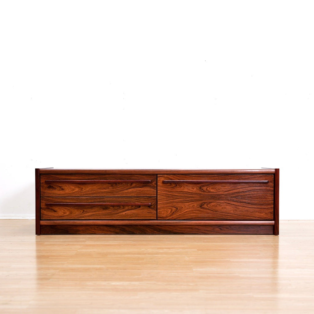 LOW 1970S DANISH MODERN ROSEWOOD CREDENZA BY FAARUP MOBELFABRIK