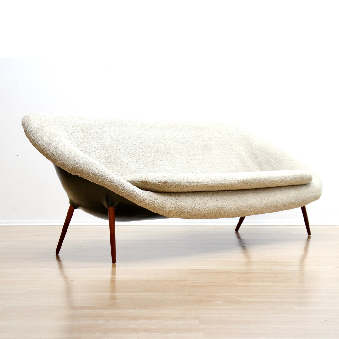 1960S POD SOFA BY WALTER S. CHENERY FOR LURASHELL IN OFF-WHITE BOUCLE