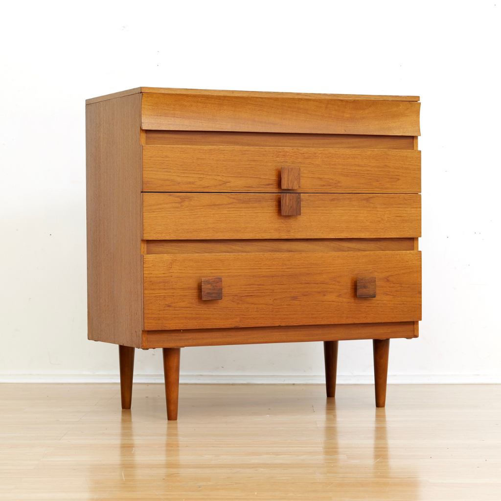 MID CENTURY TEAK DRESSER CHEST