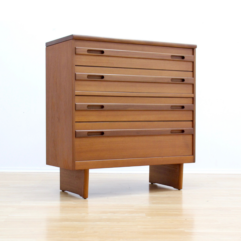 MID CENTURY DRESSER BY WILLIAM LAWRENCE OF NOTTINGHAM