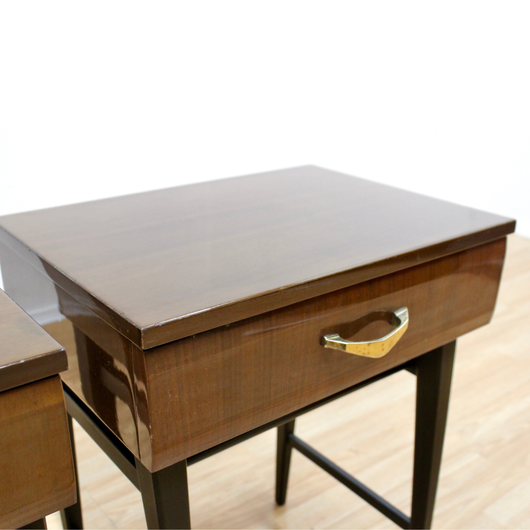 1960S ENGLISH WALNUT NIGHTSTANDS BY MEREDEW FURNITURE