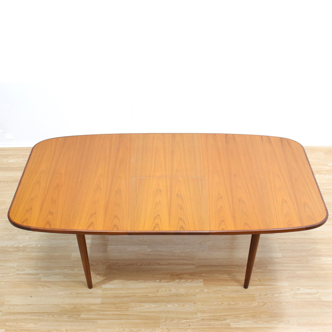 MID CENTURY EXTENDING DINING TABLE BY G PLAN