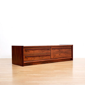 LOW 1970S DANISH MODERN ROSEWOOD CREDENZA BY FAARUP MOBELFABRIK
