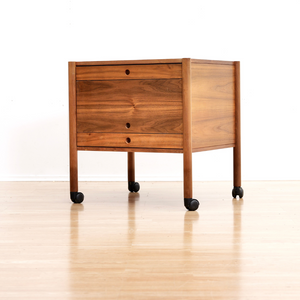 DANISH MODERN LIVING ROOM END TABLE IN WALNUT