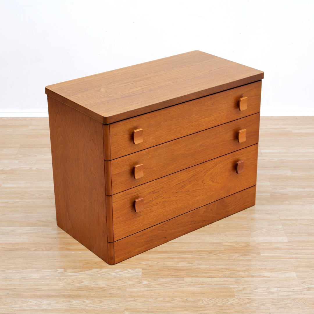 MID CENTURY TEAK NIGHTSTAND DRESSER BY STAG FURNITURE