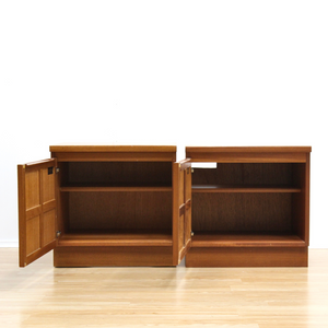 PAIR OF MID CENTURY NIGHTSTANDS BY NATHAN FURNITURE