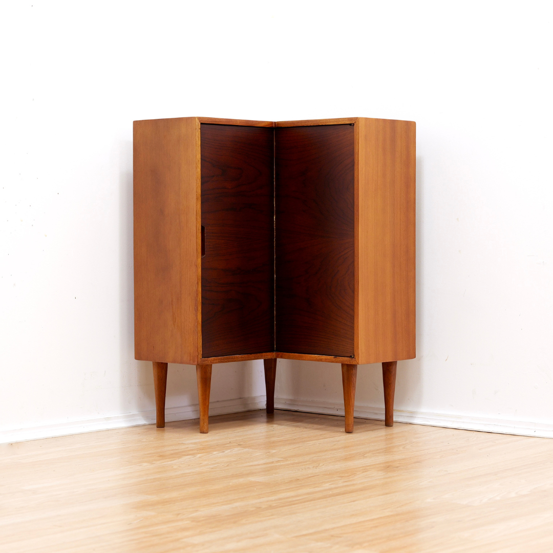 MID CENTURY MAHOGANY & ROSEWOOD CORNER UNIT BY MORRIS OF GLASGOW