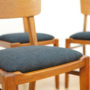MID CENTURY EXTENDING DINING TABLE AND FOUR CHAIRS BY E GOMME